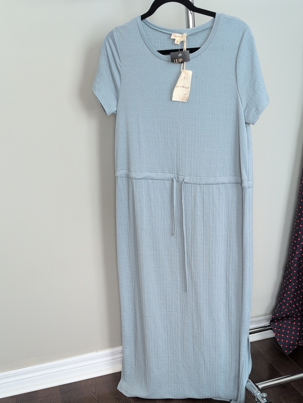 Hem & Thread Light Gray Ribbed Top with Tag Detail